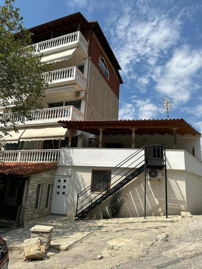 Polyxeni Apartments & Rooms Qeparo Exterior photo